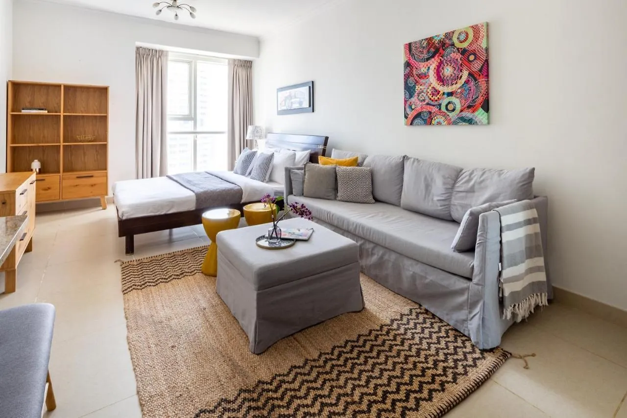 Frank Porter - Goldcrest Executive Apartment Dubai